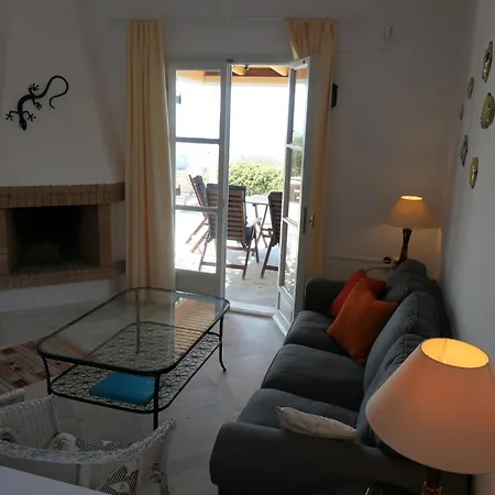 Charming Naxos Villa, Ocean Views, Modern Comfort, Tranquil Escape Villa *